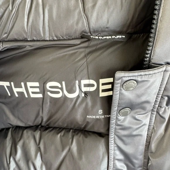 BNWOT Aritzia Super Puff Liquid Shine - Picture 5 of 8